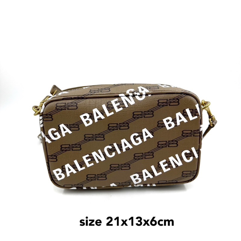 Balenciaga Camera Crossbody Bag กระเป๋า สีน้ำตาล บาเลนเซียก้า ของแท้ สะพายข้าง แบรนด์เนม