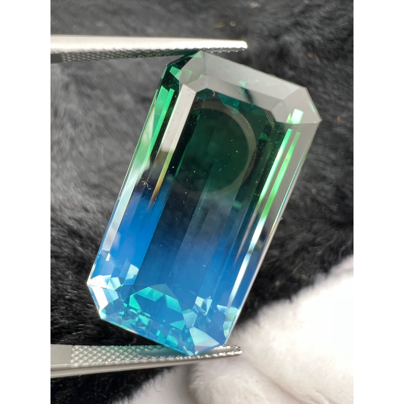 บลูโทพาสย BI COLOR BLUE GREEN TOPAZ CULTURE STONE พลอย100% LAB MADE 16 กะรัต 18X15 มิลลิเมตร..(1 เม็