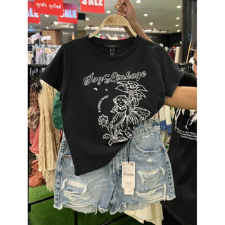 เสื้อทรงครอปคอกลม แขนสั้น Print Cropped Top สกรีน JOY LINKAGA FOREVER21