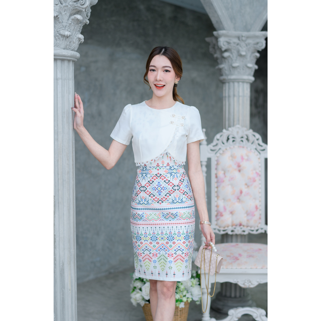 786ชุดเดรสลายไทยกั๊กแต่งลูกไม้