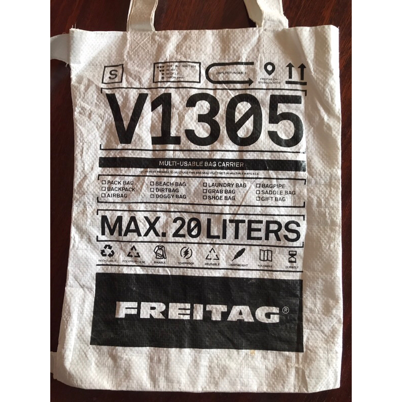 พร้อมส่ง ของแท้ ส่งฟรี*กระเป๋ากระสอบลาย Freitag  V1305 ความจุ 20 ลิตร