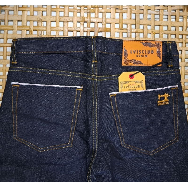 กางเกงยีนส์ริมแดงแท้ 100% ขากระบอกเล็ก ลายจักรทอง ผ้าดิบไม่ยืด มี 2สี เอว 28-40