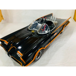 Jada 1:24 Diecast Car Batmobile Classic TV Lincoln Futura