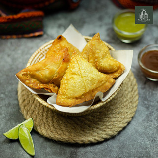 ซาโมซ่า(Samosa)​ เป็นอาหารสตรีทฟู้ดของอินเดีย