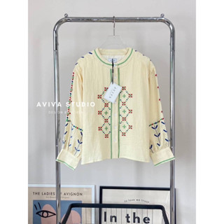 Aviva studio 💚💛เสื้อแขนยาวสีวนิลาปักสไตล์โบฮีเมียน