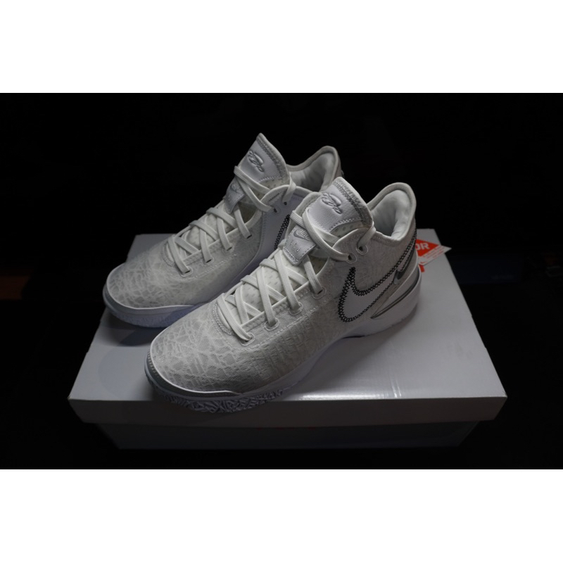 [ของแท้ 💯 พร้อมส่ง] Nike Zoom LeBron NXXT Gen EP size 9.5us/43eru - White