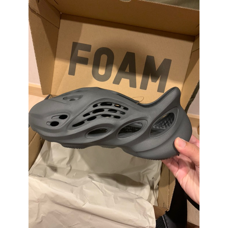 Adidas Yeezy YZY FOAM RNR Carbon 8uk ของแท้ 💯💯
