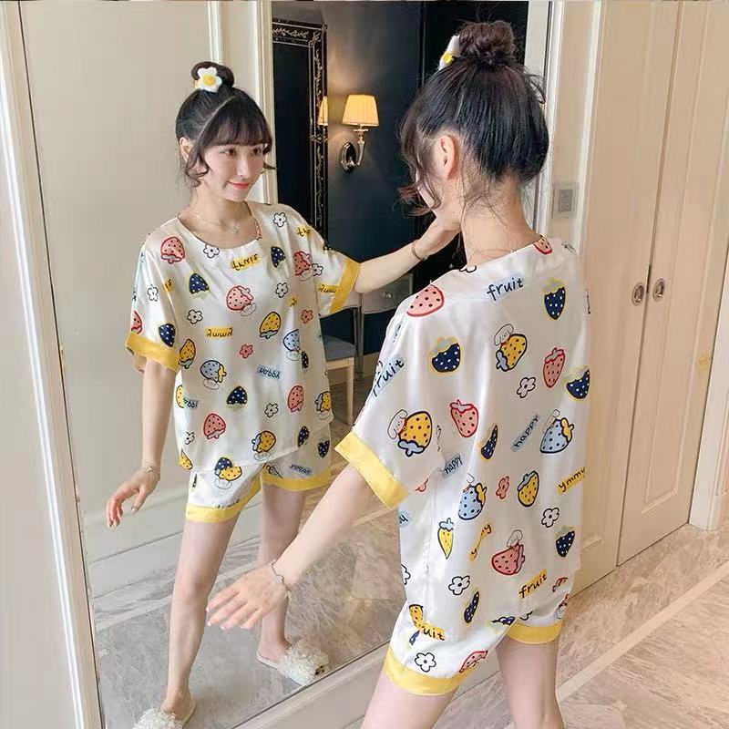 2233 SPS ชุดนอนผ้าซาตินลายการ์ตูนดิสนี่ แขนสั้นขาสั้น แขนแต่งทรงผีเสื้อ ผ้าลื่น บาง ระบายอากาศดี ใส่สบาย สีทึบพร้อมส่ง