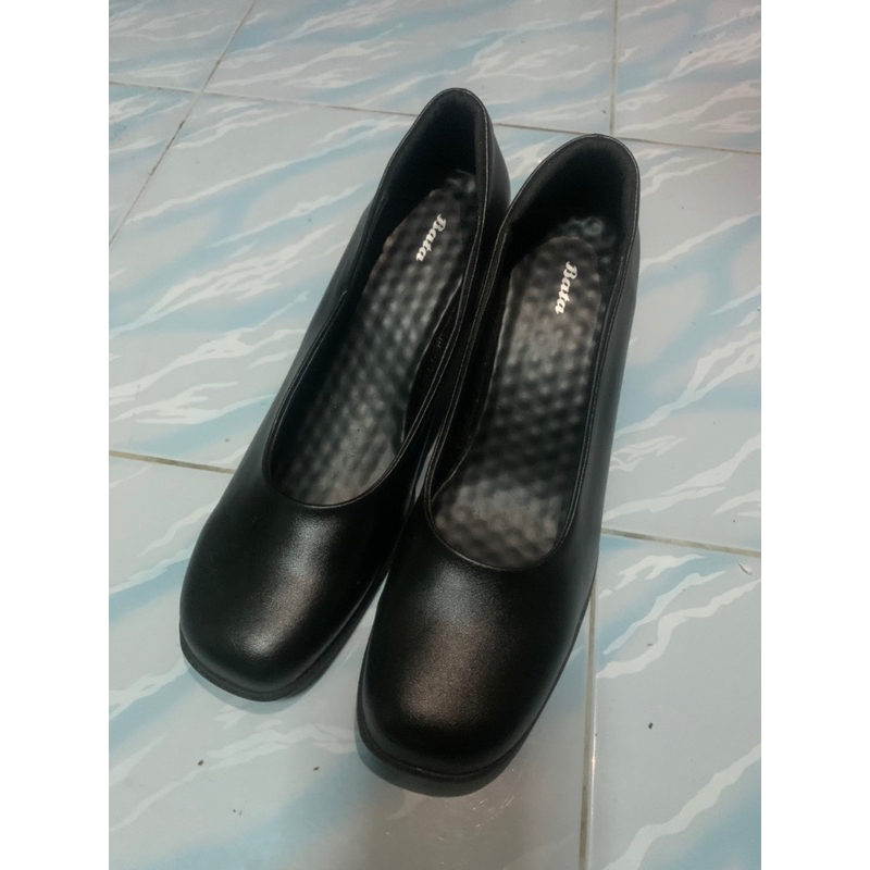 รองเท้าคัชชูสีดำ Bata ใส่รับปริญญาได้ size39-40