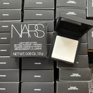 1.8g NARS Light Reflecting Setting Powder Pressed #Translucent Crystal เคาเตอร์ 1,600 แป้งอัดแข็ง ตบขั้นตอนสุดท้าย