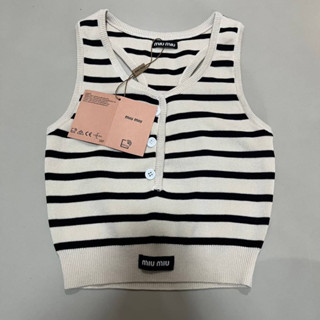 MIU MIU STRIPED CROPPED TANK TOP เสื้อบราครอป แขนกุด คอกลม ผ้าไหมพรม ลายทาง กระดุมหน้า