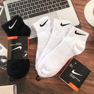 ❤️❤️พร้อมส่ง! ถุงเท้า Nike ถุงเท้าข้อกลาง ถุงเท้ากีฬา 1 แพ็ค 3 คู่ ผ้าดี เหมาะสำหรับชายและหญิง ถูกกว่าห้าง