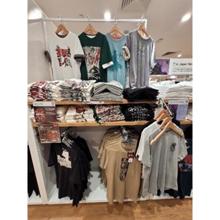 รับหิ้วของแท้จาก UNIQLO เสื้อแขนสั้น เสื้อแขนสั้น Attack on Titan UT