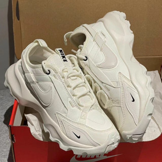 Nike TC 7900 white （W)  รับประกันของแท้