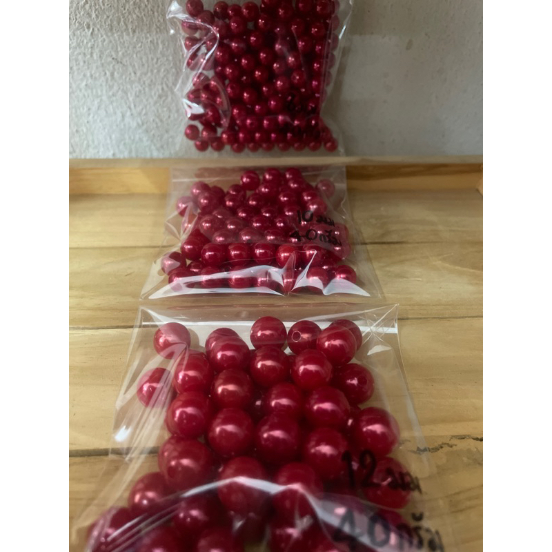 ลูกปัดมุกสีแดงขนาด8,10,12มม.40กรัม50บาท