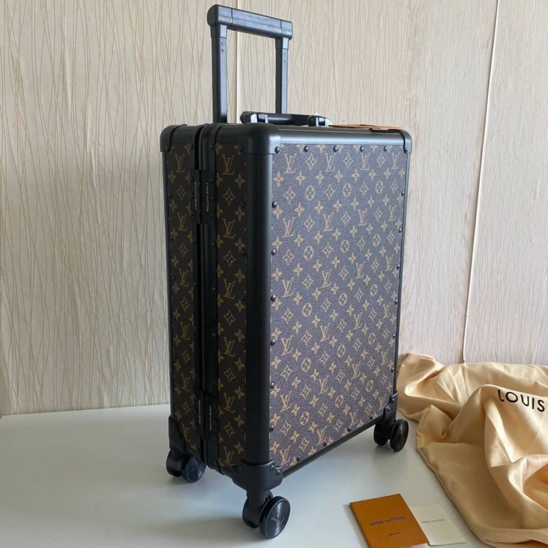 พร้อมส่งแล้ว Louis Vuitton Luggage 🧳กระเป๋าเดินทางล้อลาก ขนาด 20 นิ้ว งานสวยมาก
