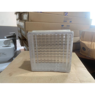 บล็อกแก้ว พลาสติก มีลาย 7.5”x7.5”x3” (18.5 x18.5x7.5cm)