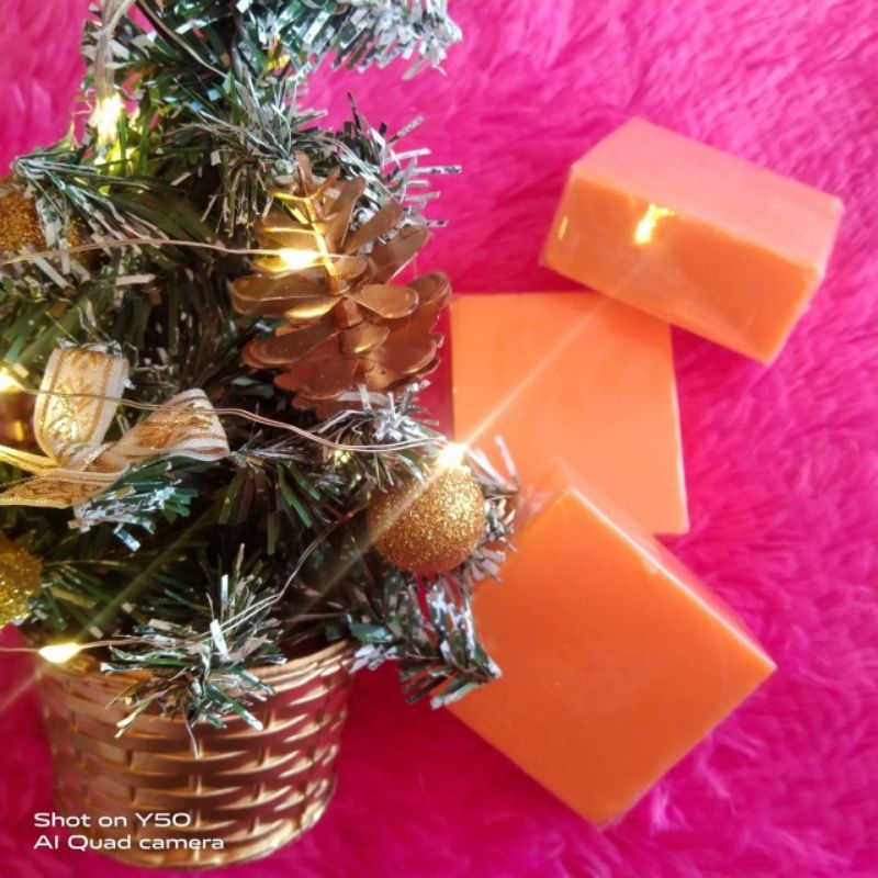 สบู่กรดส้มรูปสี่เหลี่ยมตัวนี้เป็นส้มแท้นะคะวิตามินซีส้มเนี่ยจะช่วยให้ผิวเราดี