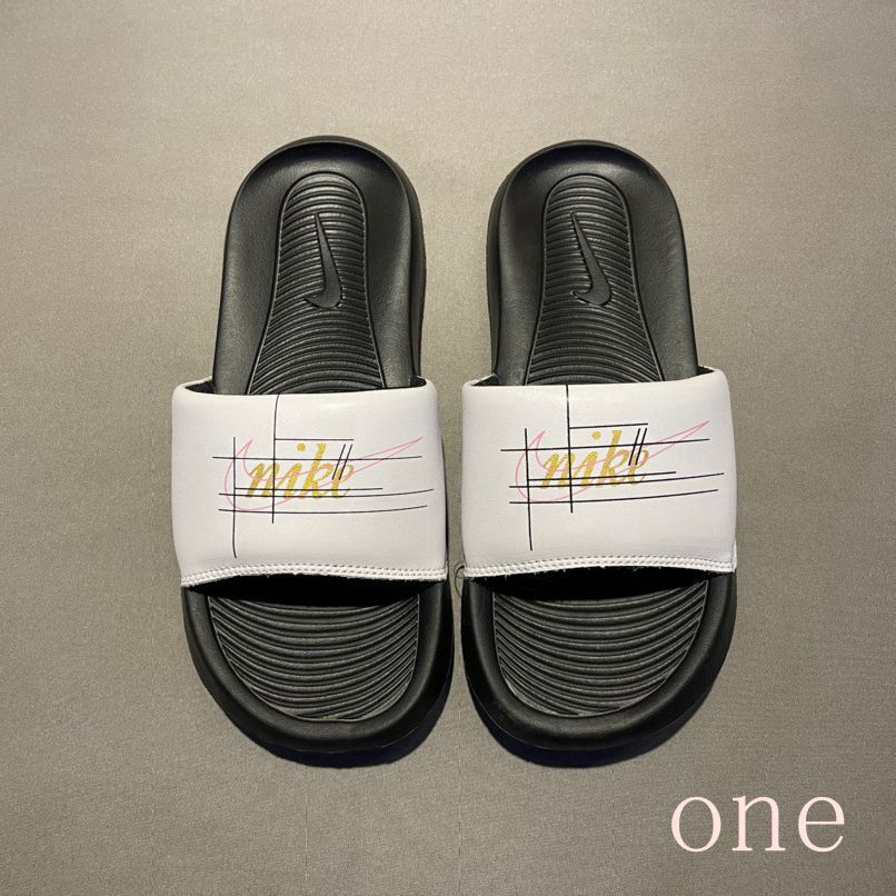 มีรองเท้าแตะ Nike ของแท้สําหรับผู้ชายและผู้หญิงให้เลือกมากมาย