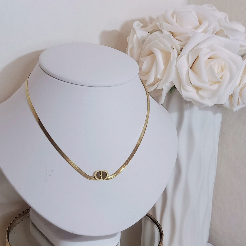 Bee Jelwery N21⛓สร้อยคอสแตนเลสชุบทอง 18K เเท้ ตัวอักษร CD เก๋มาก💯