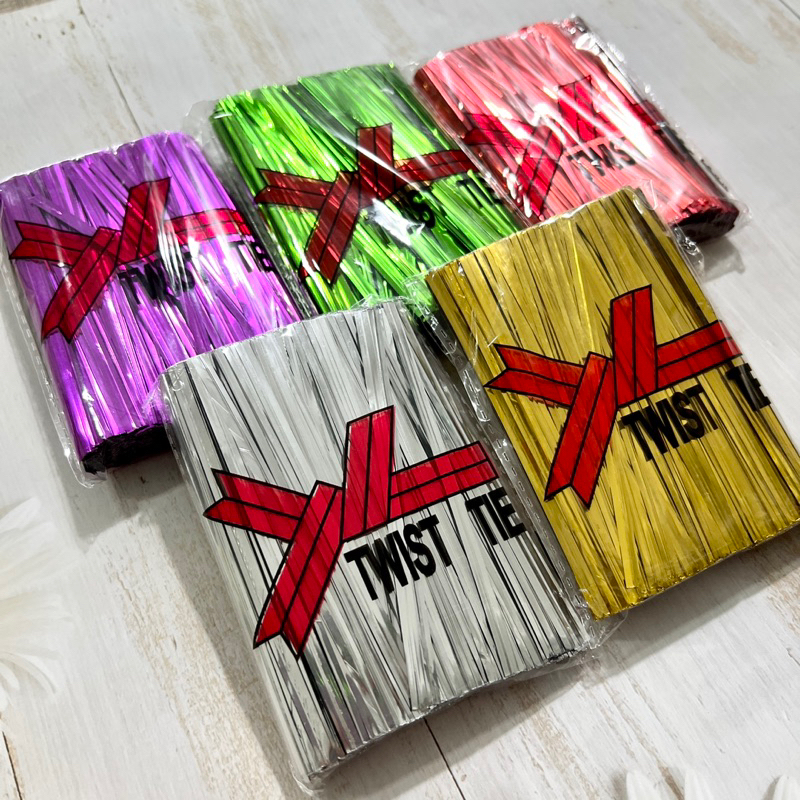 ลวดมัดปากถุงขนมลวดสี  แบบพลาสติก OPP และแบบกระดาษ ขนาด 9cm 10cm