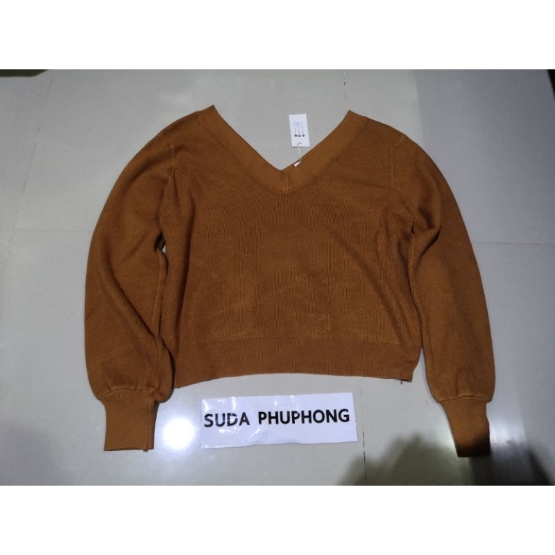 มือ 1 เสื้อไหมพรมแขนยาวคอวี ป้าย PIMM