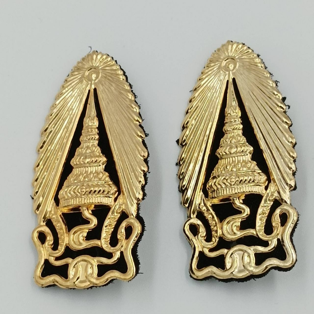 "ธีน์-ฟอร์ม" เข็มชุดครุยพระจอมเกล้า (จำนวน 1 คู่)