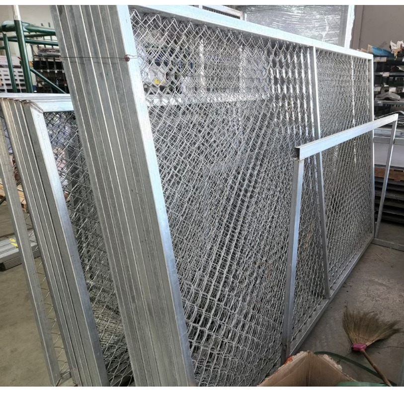 Pradoo'Siam รั้วตาข่ายบานสำเร็จรูป รั่วตาขายเหล็กสำเร็จรูป รั้วเหล็กกั้น รั้วตาข่ายเหล็กกั้น รั้วตาข