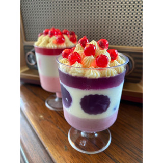 panna cotta parfait - grape พานาคอตต้าพาเฟ่ต์ รสองุ่น