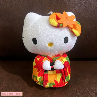 พวงกุญแจตุ๊กตา Hello Kitty Autumn Kimono ขนาด 13 x 8 ซม. ตรงชุดกิโมโนกับโบว์เป็นผ้าญี่ปุ่น น่ารักมาก