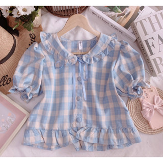 🎀มาใหม่🧸พร้อมส่ง เสื้อคร๊อปคอบัวแขนตุ๊กตาลายสก๊อตน่ารักๆ อก 32-36 ยาว 18 นิ้ว น่ารัก so cute มากๆคร่า ต้องมีติดตู้