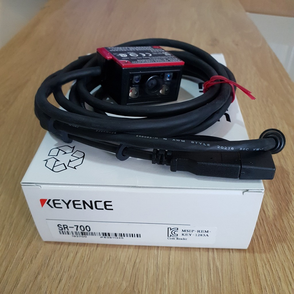 keyence sensor SR-700