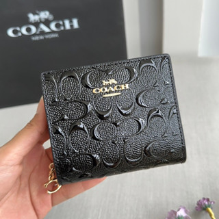 🖤พร้อมส่ง กระเป๋าสตางค์Coach ใบสั้น2พับตุ้งติ้ง หนังแก้วลายซีนูนสีดำ🖤