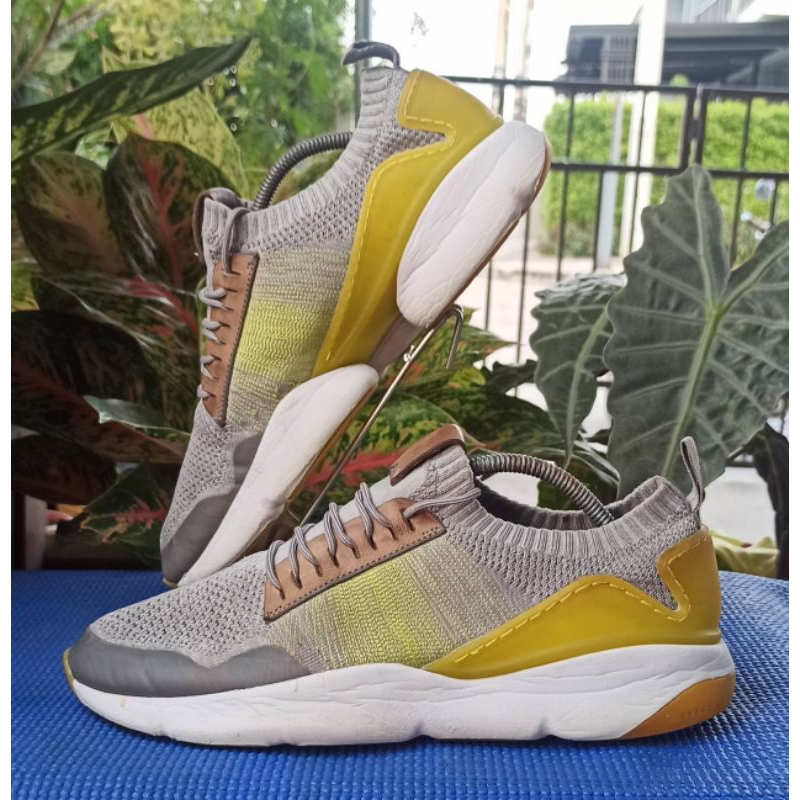 รองเท้ามือสองของแท้(เทรนนิ่ง)👉 size 44.5/28.5 cm(วัดจริง)