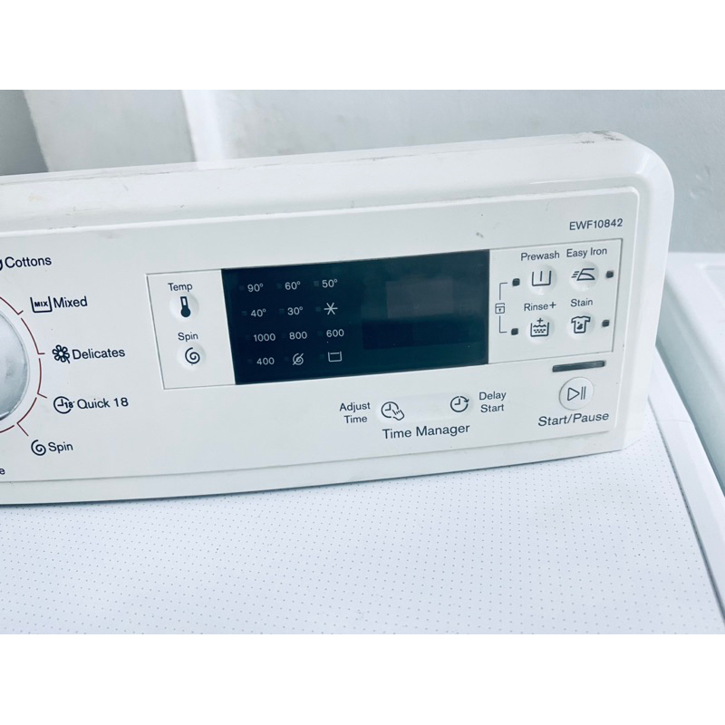 ขาย ดิสเพลย์ เครื่องซักผ้าฝาหน้าElectrolux 8kg ตัวธรรมดา EWF10842 มือสอง งานเเท้ของถอด พร้อมใช้งานได้ปกติ