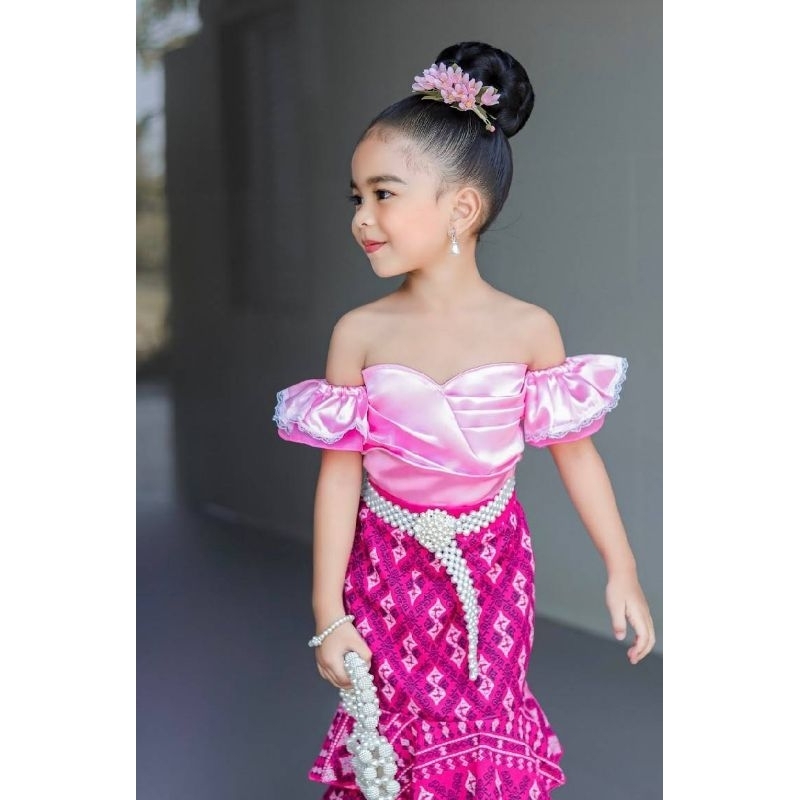 ชุดเด็กหญิง ชุดไทยประยุกต์ ชุดเซ็ต 2ชิ้น เสื้อ + กระโปรงผ้าทอ เสื้อ ทรงสวยเป๊ะ (ไม่รวมเครื่องประดับ)