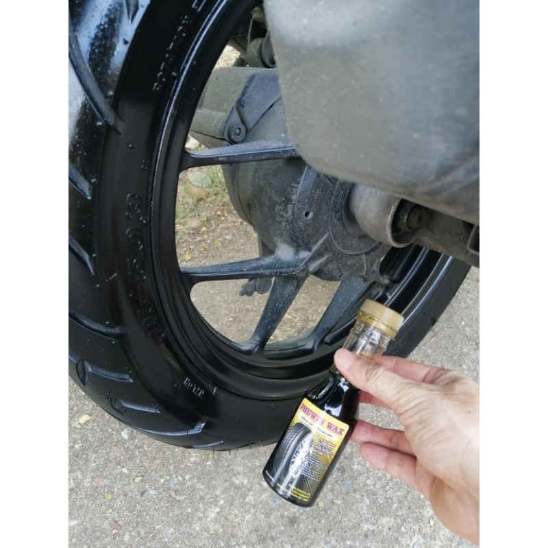 Phuwin.wax​ ทายางดำ เพิ่มความเงา