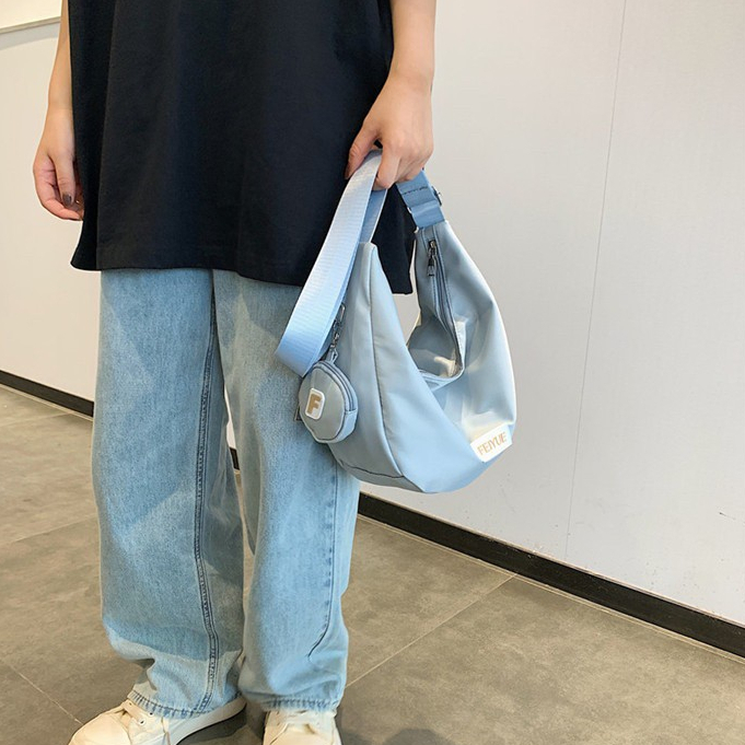 tokyosellected(T1871) กระเป๋าสะพายข้างFEIYUE ผ้าไนล่อน (แถมที่ห้อยใส่เหรียญ)