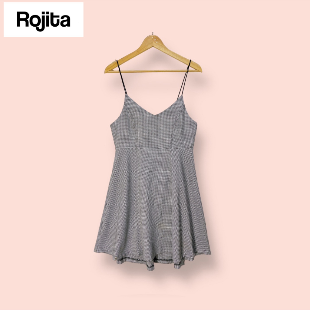 เดรส Rojita ผ้าคอตต้อนผสมโพลี ไซด์ -  F   อก 33 เอว 29 สะโพก 54 ยาว 34.5 นิ้ว เดรสสายเดี่ยวทรงสวยน่า