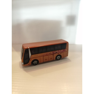 Tomica No.1 Mitsubishi Fuso Aero Queen