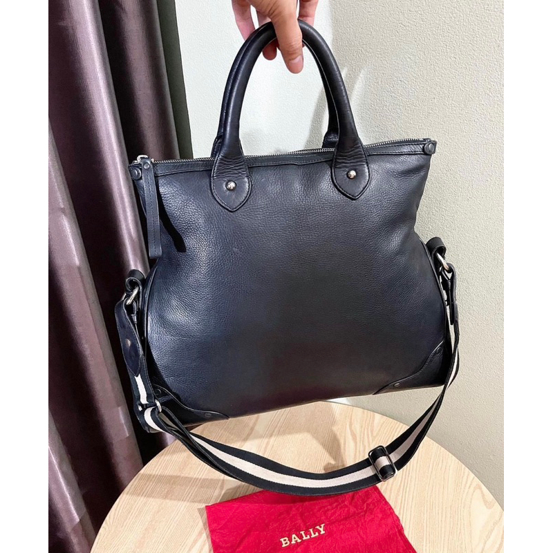 BALLY 2 way handbag -  crossbody bag all leather blackให้ 9/10  สภาพสวย-หนังแท้