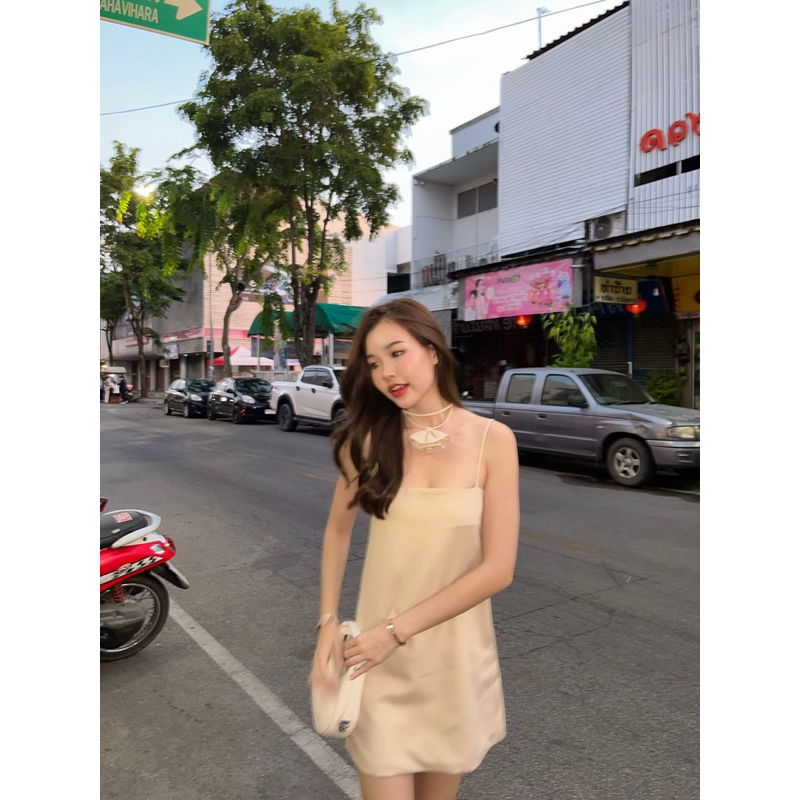 Sacha dress - Cream 🍯🍮🥧🍨 เดรสสายเดียวทรงเขารูป มาพร้อมกับปลอกคอดอกไม้ค่ะ🌷SC-CREAM - รูปที่ 2