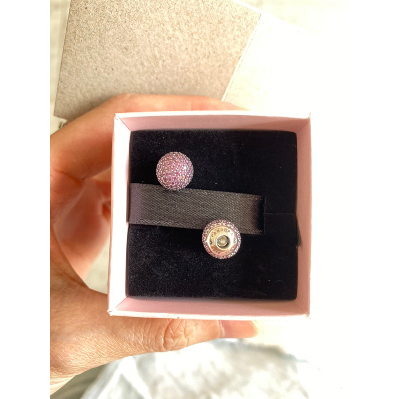 Interchangeable end cap