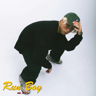 เสื้อยืด RUNBOY แขนยาว ป้ายแดง คอฟิต สีดำ