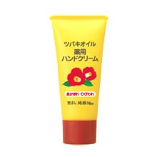 ครีมทามือ Kurobara Honpo Japanese Tsubaki Camellia Oil Hand Cream 35g 【Made in Japan