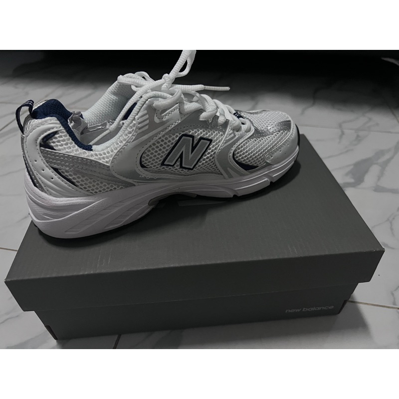 ร้องเท้า  Newbalance Size 37EU 23.5cm