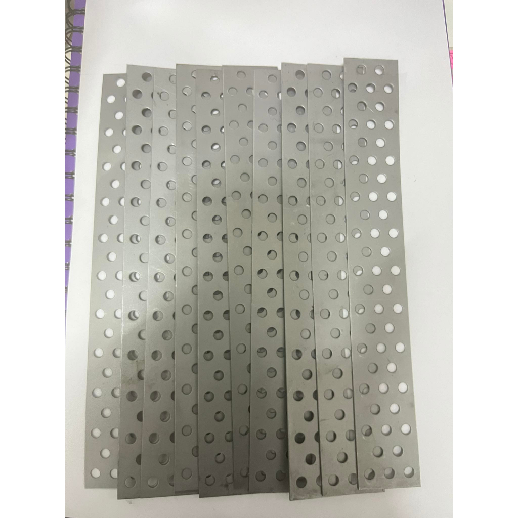 เหล็กรู เหล็กรูยึดอิฐมวลเบา(1ชุด 20อัน) ขนาด0.8x30x225 มิล