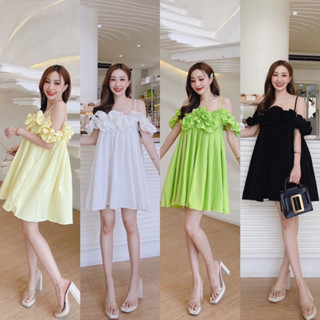 Molly dress มินิเดรสสายเดี่ยวเปิดไหล่ ดีเทลแต่งพู่ดอกไม้รอบอก มี5สี