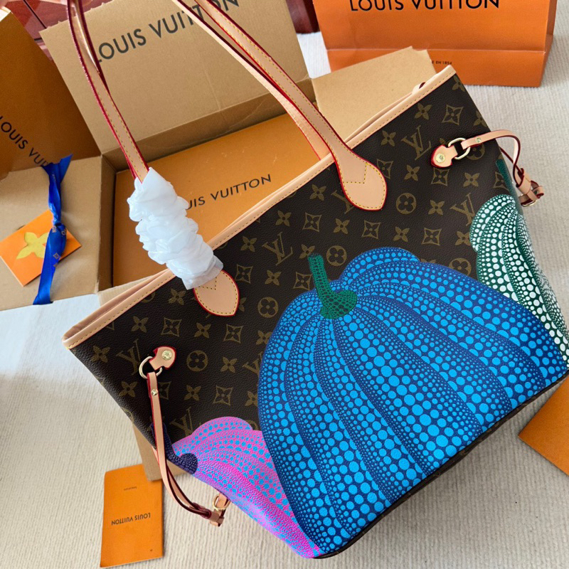 LV X YAYOI KUSAMA ON-THE-GO PREMIUM’S GIFT