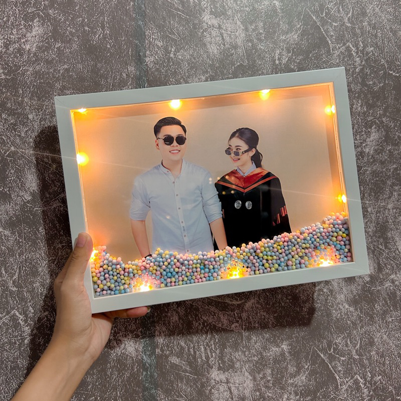 (ใช้เวลาจัดทำ 1-2 วันส่งของ)กรอบรูปเดียวมีโฟมมีไฟ กรอบเขย่า กรอบเม็ดโฟม  กรอบโฟม มีไฟ 4x6/5x7/A4 ของขวัญวันเกิดวันครบรอบ